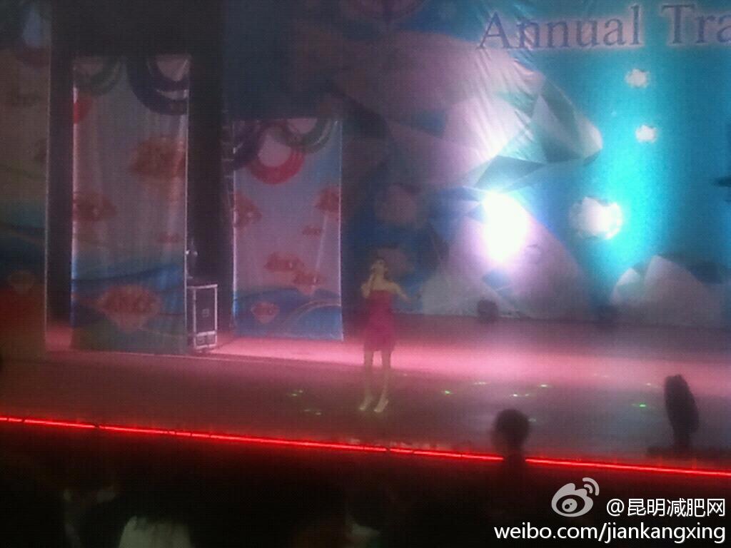 网络21成功系统迈向钻石周末聚会2012年歌曲表演，点击看大图